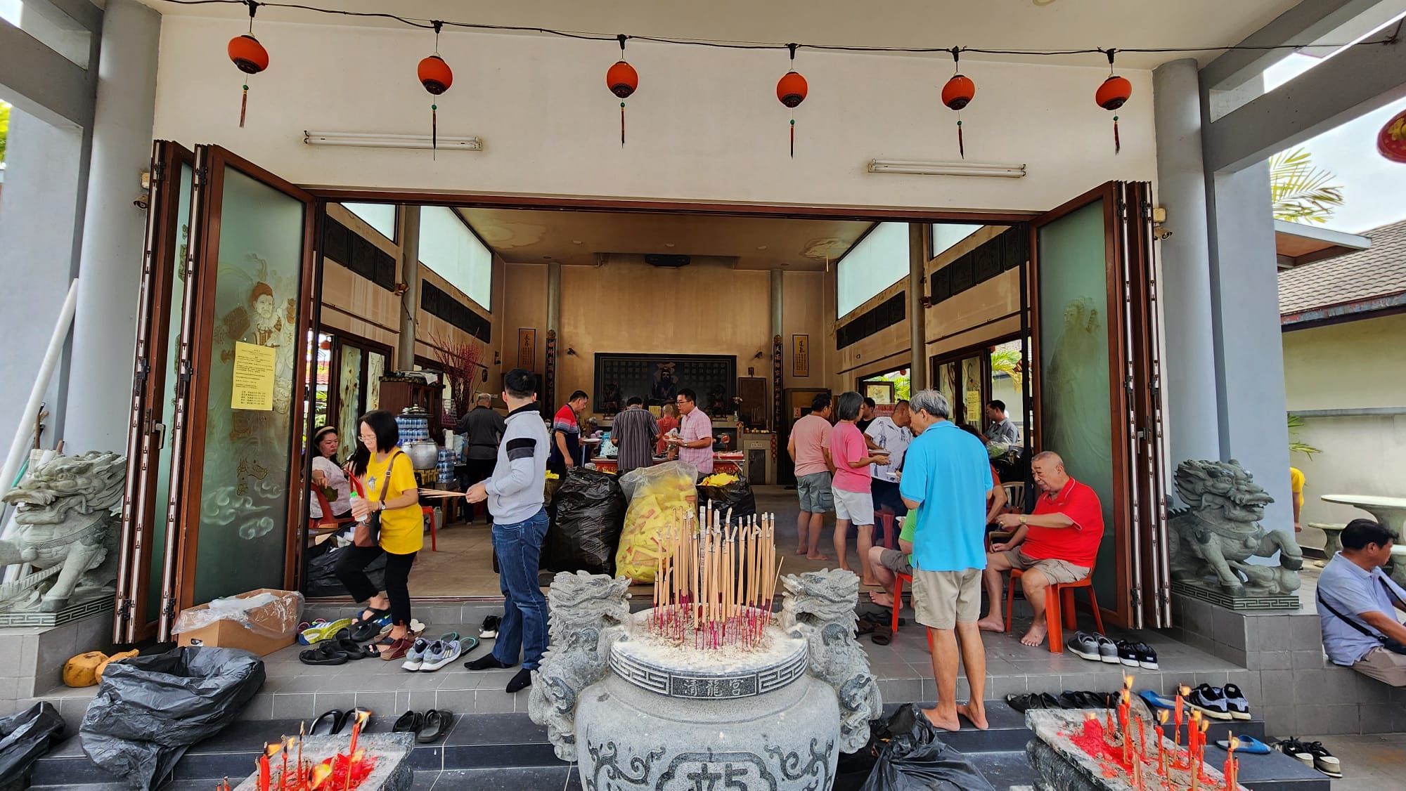 Visit to Qinglong Gong (清龙宫), Petaling Jaya, Malaysia - Gaozhou Liuren tradition temple
