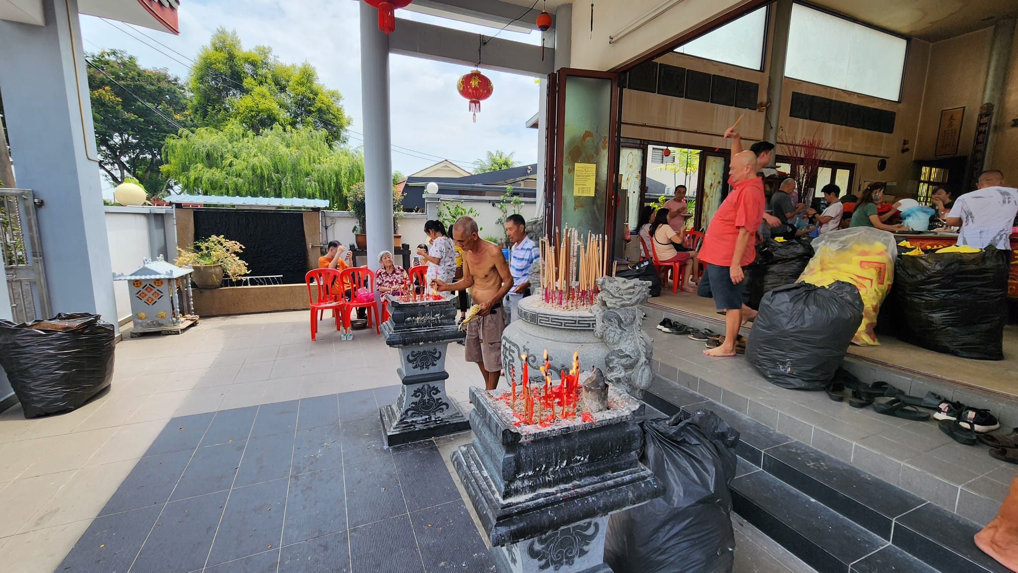 Visit to Qinglong Gong (清龙宫), Petaling Jaya, Malaysia - Gaozhou Liuren tradition temple